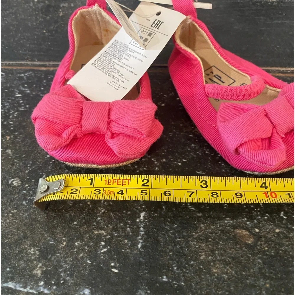 BABY GAP pink soft soles w/ bows🎀🎀 dress up your little with these sweet shoes